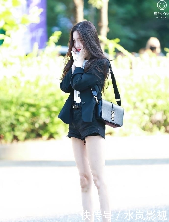 铅笔|小西服配热裤,美女这“铅笔腿”让人羡慕不已
