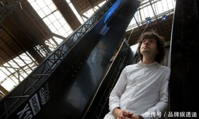 衛星拍下一幕一巨型“浮島”正逼近中國,向全球發出的嚴正警告