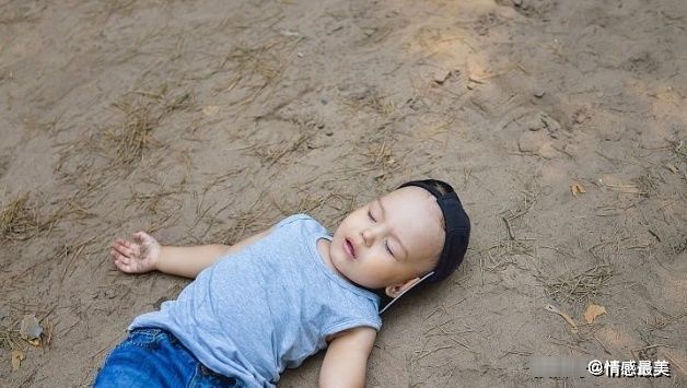 孩子|孩子头上磕了个包,妈妈一个小动作致其昏迷,很多家长都这么做过