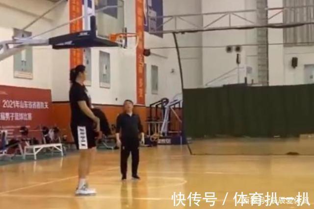 马尚|汤杰加盟杜锋正式放弃马尚,山东男篮调整功勋老帅担任总负责人
