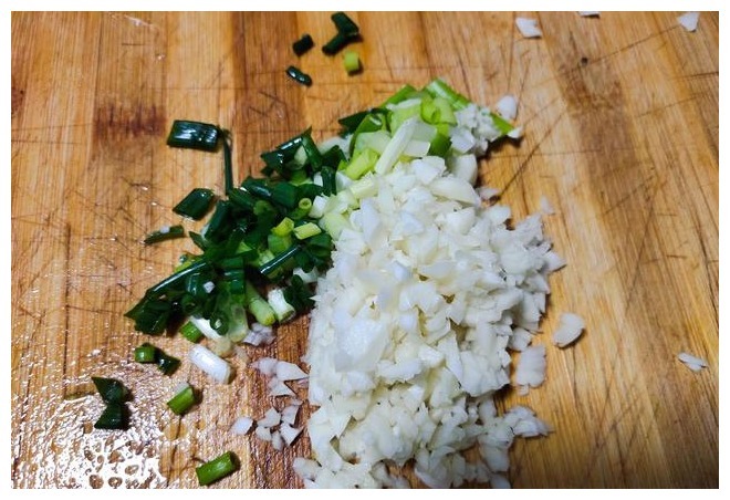 茄子这样做太好吃了,邻居家都能闻到香味,比外面卖的还美味