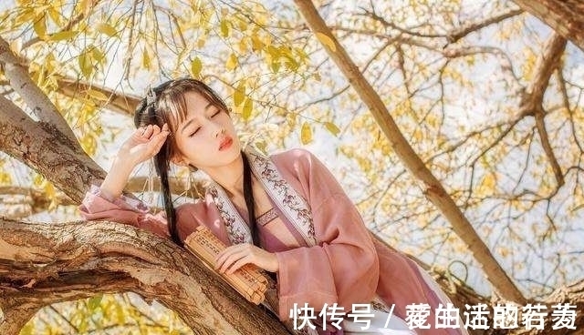 月亮#涓涓隽语七绝.桂月二首:三秋桂子正婵娟,附外一首秋梦