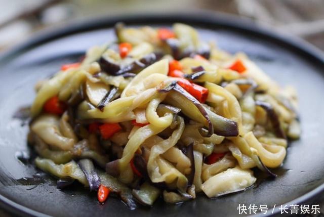 清炒茄子|炒茄子时,先放茄子,还是先放油大厨教你正确做法,清爽不油腻