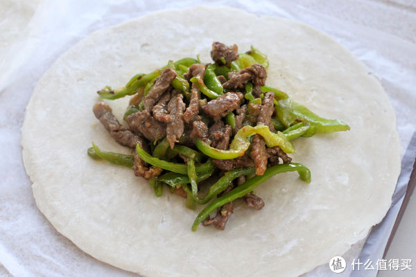 手抓饼又有新吃法，做成香酥美味的牛肉饼，用料十足一个就管饱！