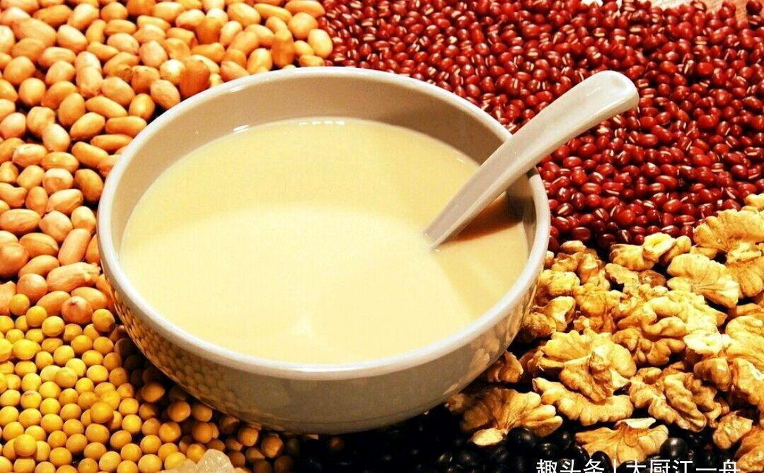 89岁的老奶奶,一到秋天就常吃它,做法简单,不上火睡眠好