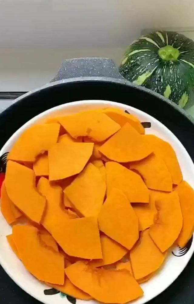 家庭小吃制作,外酥里糯的南瓜饼,美味的一款