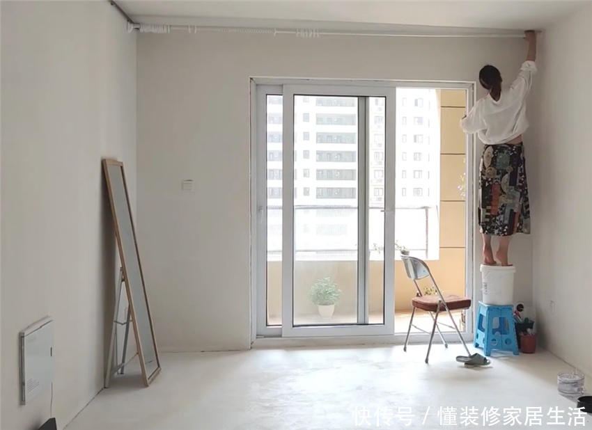 装修|90后姑娘万元“穷装”毛坯房,只身一人徒手装修,网友:佩服