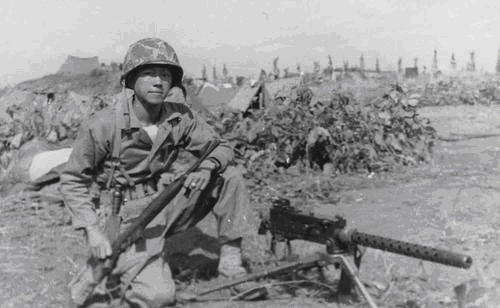 华裔|此人是美国第一位华裔指挥官,因对志愿军做了一件事,成为臭名昭著的大汉奸