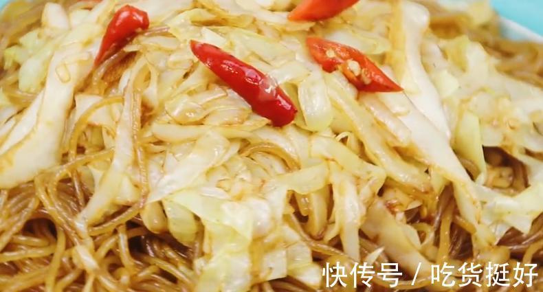 包菜|原来包菜炒粉是这么做的，难怪以前做的粘锅还不好吃，技巧都在这