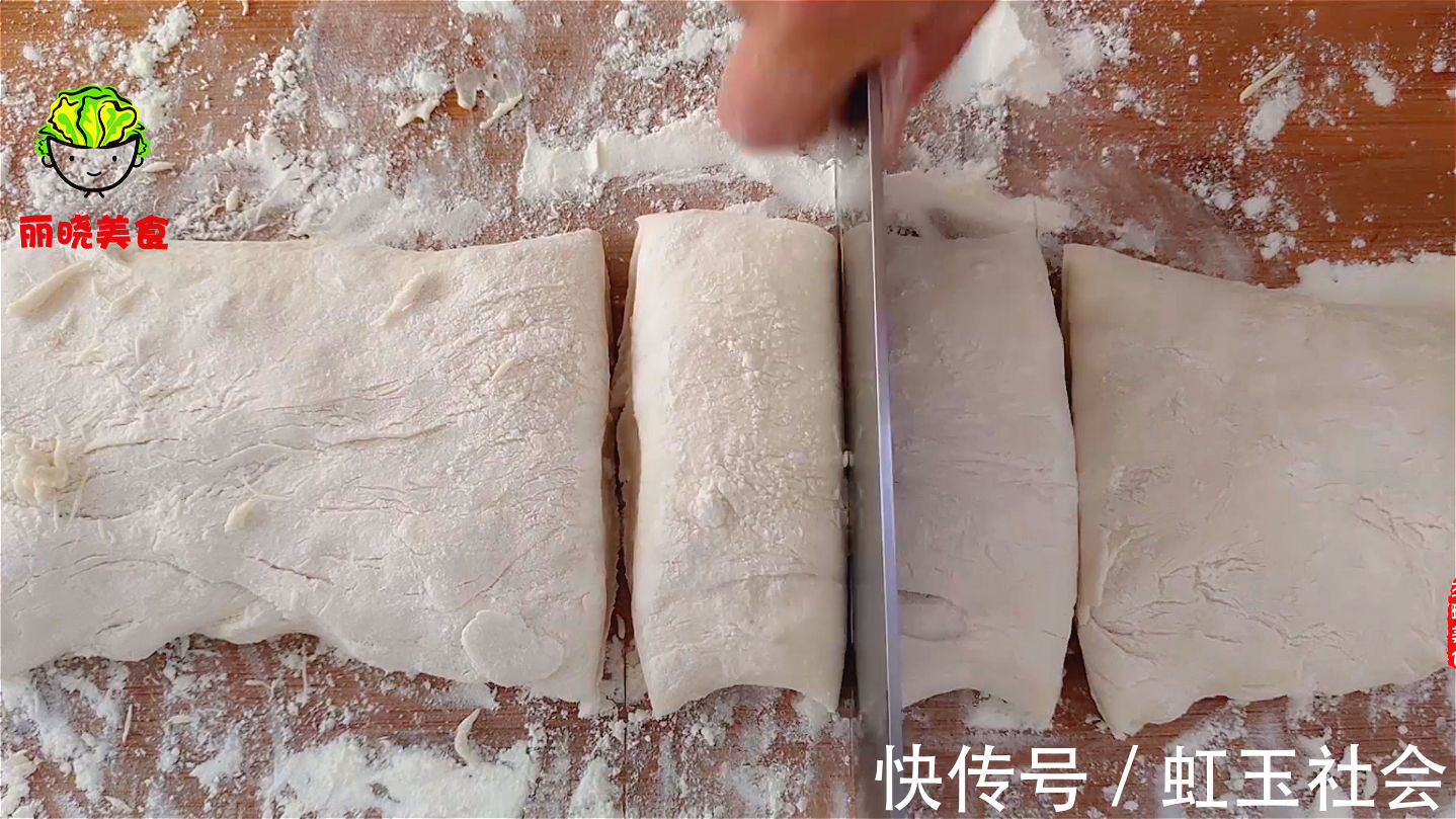 烙饼一定要软，别下手和面，教你凉了也不硬的葱花饼，真的太香了