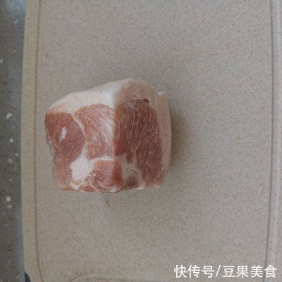 这道炒白玉菇拍照发到朋友圈，都在夸我厨艺高