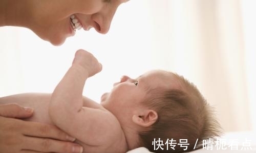 男孩|2岁男孩不会说话,父母带其去医院检查后,医生却恭喜他们