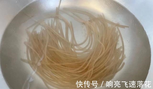 最近迷上了吃它,一锅搞定多样化菜品,口感强营养全,越吃越上瘾!