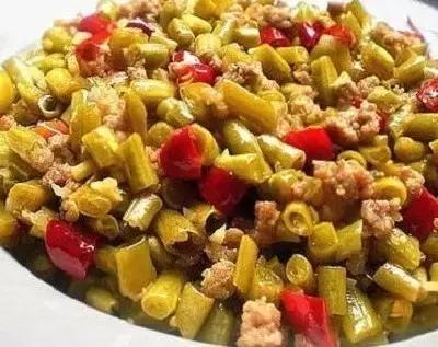 吃着非常温暖的几道家常菜，道道都美味可口，越吃越香！