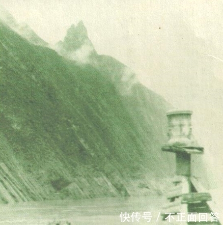 神态|老照片70年代的长江巫山十二峰神态各异风景秀丽