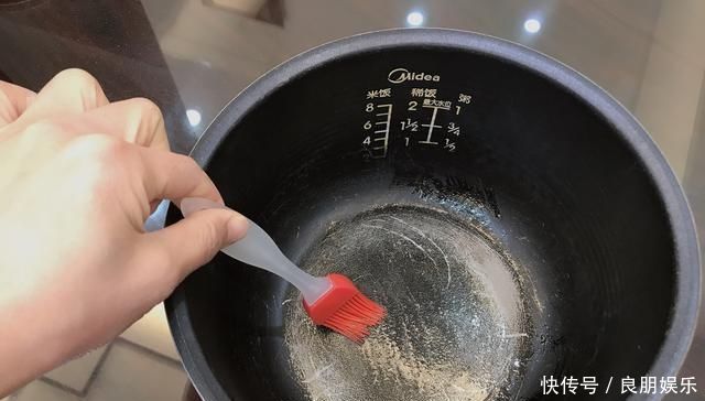 做电饭锅蛋糕,不需要加酵母,一样可以做出鲜香、软嫩的蛋糕