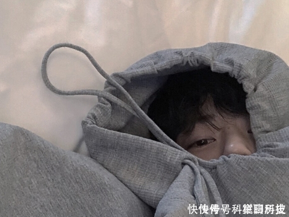 最令男生“恶心”的3大发型，女生别以为很有魅力了，异性缘都躲着你