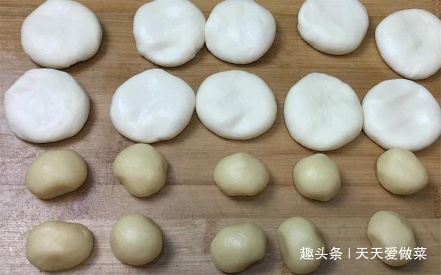 外皮酥脆,柔软蓬松的老式小酥饼,做法比例详细,比买的好吃