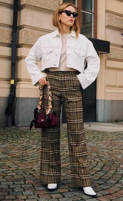 阔腿裤已经过时了，今年春天流行的是“格纹裤”，显高显瘦又时髦