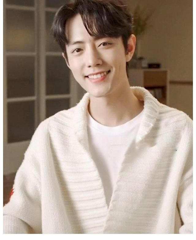 代言人|肖戰(zhàn)代言七點開播，肖戰(zhàn)有望“空降”直播間，粉絲快來！值得期待