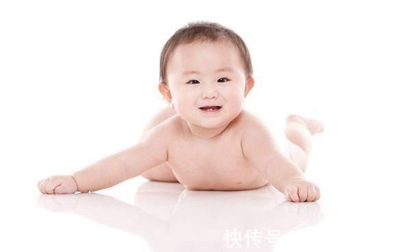 儿科医生|5个月宝宝还不会翻身医生别再一直抱着宝宝了,让他多趴一趴吧