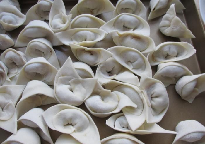 吃馄饨，馄饨汤这样调，简单又鲜美，早餐来1碗，吃得饱营养好