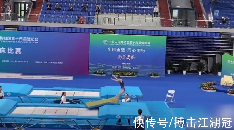 金牌得主|朱雪莹爆冷意外出局是工作人员扔垫子惹的祸？幸亏有明白人解释