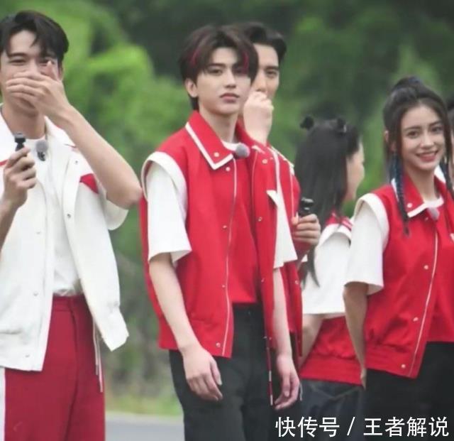 周笔畅 《奔跑吧》湖州路透,大家纷纷表示,谭松韵这个发量,李沁好白啊