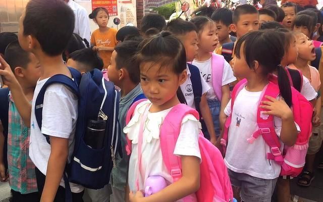 放学|“妈妈记得放学第一个来接我”,孩子这样说时,你应该怎么回答