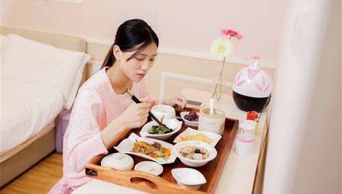 月子|关系再好，也不能让这3种人进月子房，听听这科学的解释