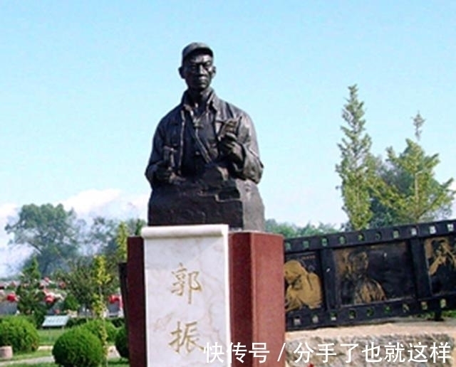 话剧!郭振清:将双枪李向阳演成经典,78岁因病逝世,墓地令人心酸