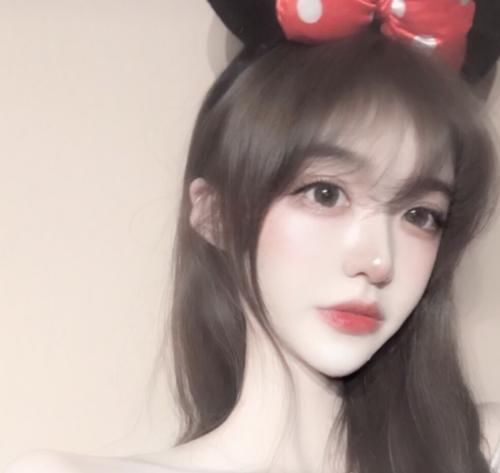 小姐姐 这3种发型女生自认为很好看,实际上发际线上移,变成秃头小宝贝