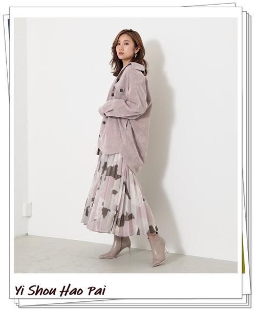 不同颜色灯芯绒外套的早春穿搭20例！轻便又温暖，时髦又好看