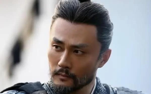 不转|荀彧一生贡献曹操，却被逼而亡，既忠于汉室，为何不转投刘备？