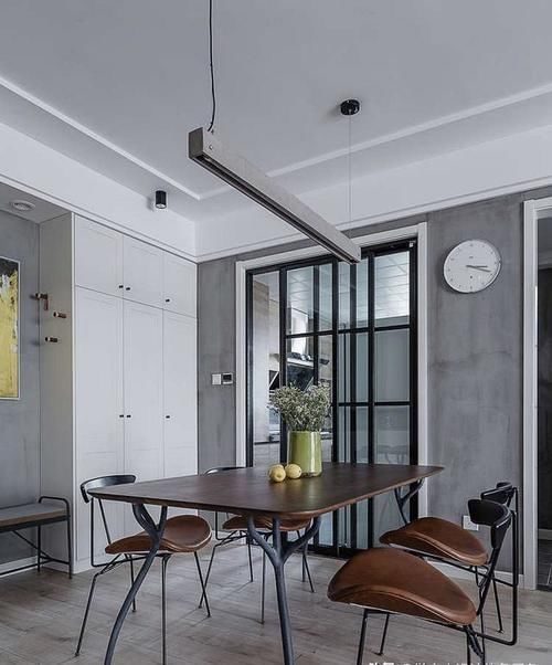 设置|入户门直对着餐桌,又没办法隔断,怎么办?