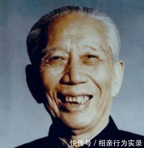 将军@王震将军品格高贵,书法也雄浑大气,鼓舞人心,很有艺术美感!