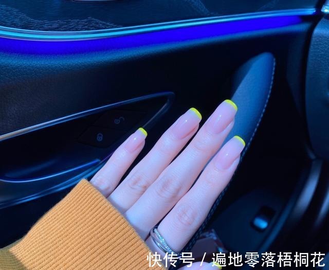 葡萄紫|超气质新年美甲,这几款让你艳压群芳,又酷又美