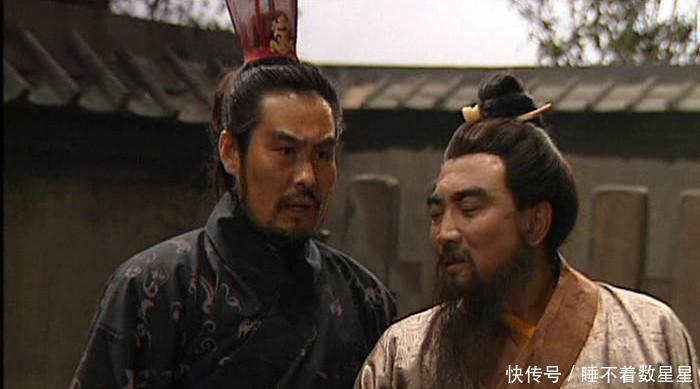 角色|此人是三国狠角色，稳居前三，两次救了曹操的命，最终被坑死！