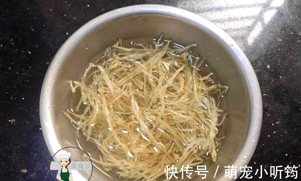 银鱼|这菜蒸一蒸6分钟上桌，鲜美又营养，多做给孩子吃，增强身体免疫力