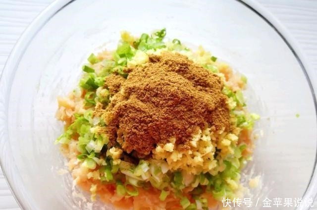 萝卜馅饺子有水怎么办焯水就错了,加点它萝卜不出水不变味