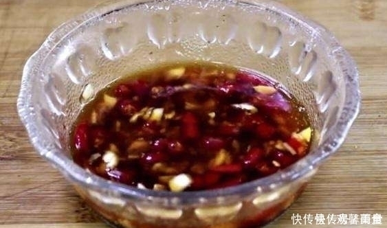 老妈|做凉拌菜时，记得加上两味“调料”，不管什么菜，味道立马变好