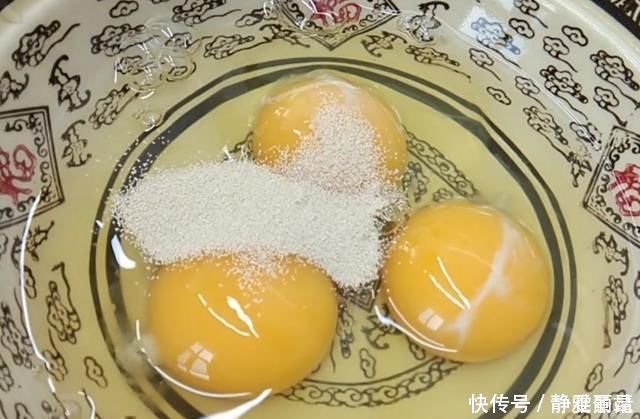 1碗面粉3个鸡蛋,教你百吃不厌做法,香甜绵软,解馋解饿,流口水