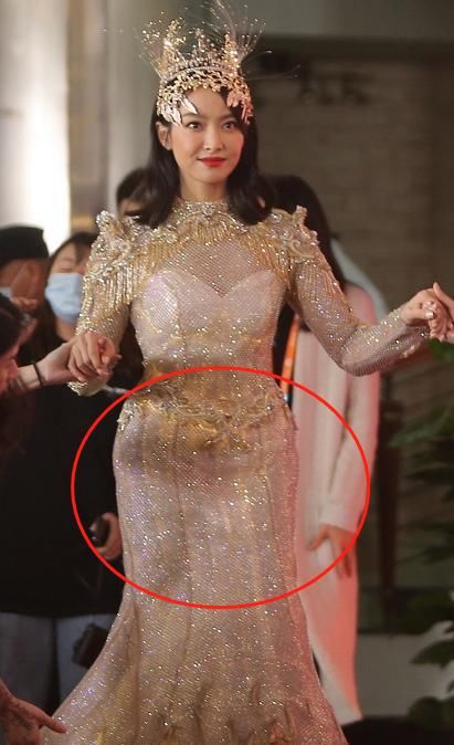 手滑了?赵露思疑吃瓜点赞吐槽宋茜帖子,最丑造型拿来洗白内定?