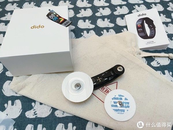 智能|心电、血压都能监测的手环，dido Y2上手：足够实用才不会被闲置