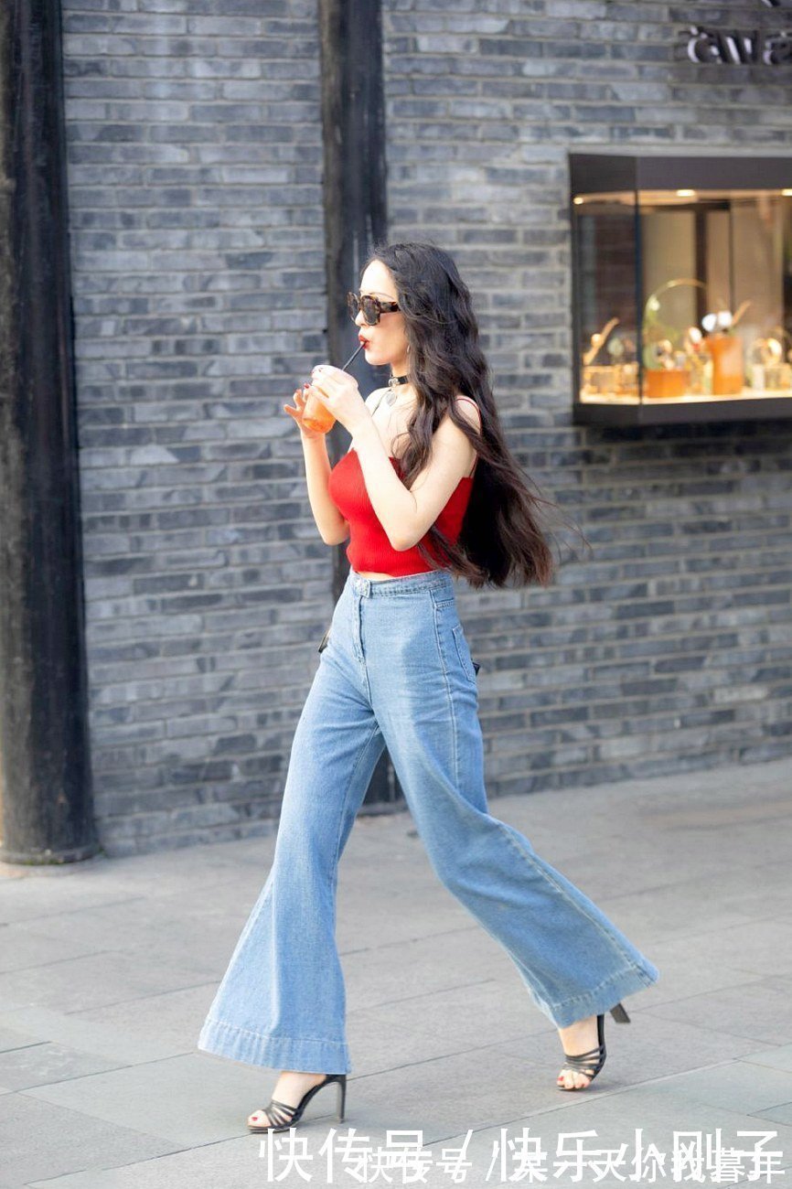 时髦 复古的喇叭裤又流行起来,完美的穿衣风格,时尚舒适又有气质!