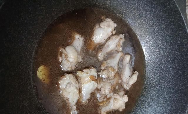 秋后|秋后“贴膘”，我家全靠它，三两下炒一锅，鲜嫩多汁，解馋又顶饱