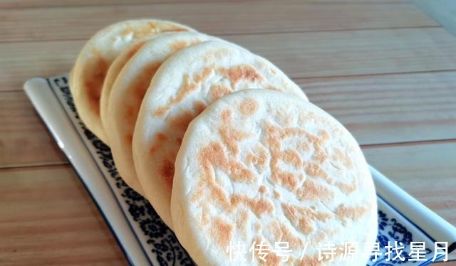 烙白饼有技巧,记住这个配方,出锅面香味浓郁、又酥又软又香!
