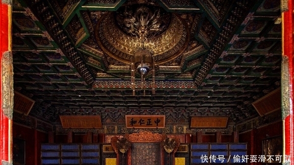 踏入|晚年溥仪携妻子游故宫,迎面遇见一白发老头,从此不再踏入故宫!