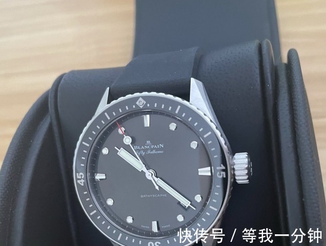 深潜器|有一种贵叫低调,35岁解毒宝珀五十噚深潜器