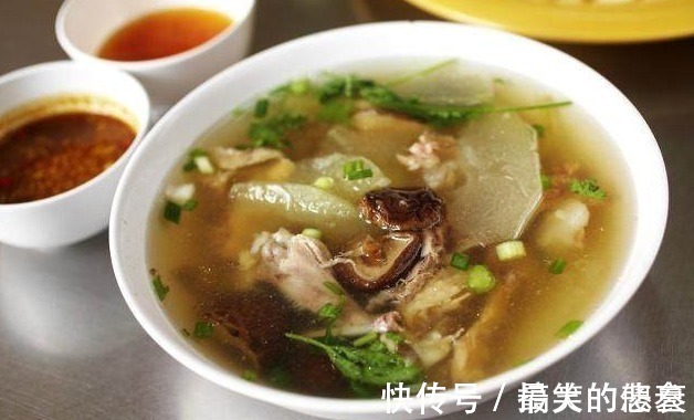 在职场|怀孕期间,孕妈晚饭尽量少吃4种食物,胎宝宝可能会感觉不舒服